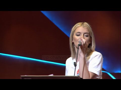 Jona Pepkolaj këndon “Wild Dance” të Ruslanas në Soirée