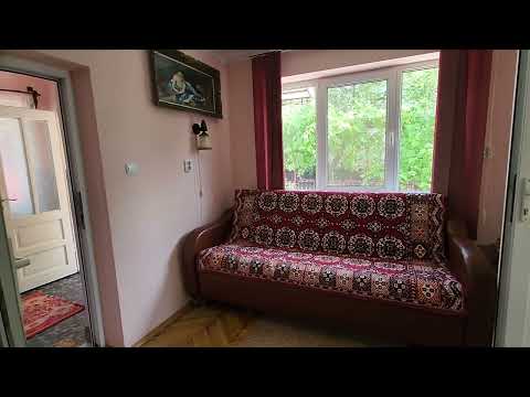 Casa de vânzare, remodelata,, cu teren 3300mp.