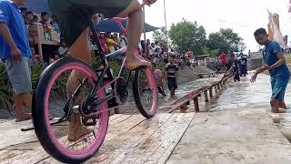 Download lagu lomba sepeda air lucu ngakak mp3 Download lagu lomba sepeda air lucu ngakak mp3