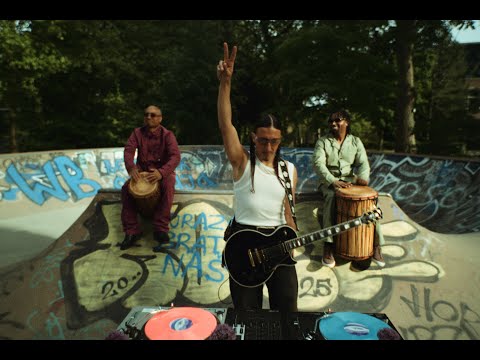 Ginton, Richard Bona, Salif Keita - Kalabancoro (Official Music Video)