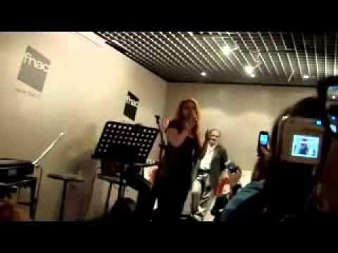 Noemi a Radio2Social Club (5) -25.6.11 - E' la pioggia che va