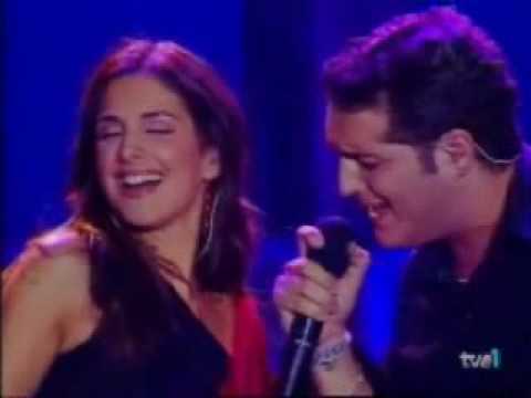 Manu Tenorio y Nuria Fergó "Noches de Bohemia" Gira Operacion Triunfo (02/06/2002)