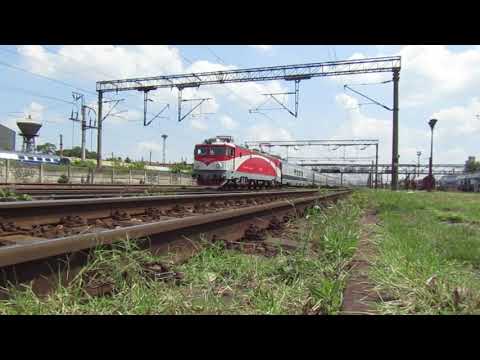 O intrecere feroviara la plecarea a doua trenuri din Gara Bucuresti Nord