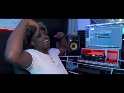 Wildey × Migue Flow - Un Ratico ( Official Video )