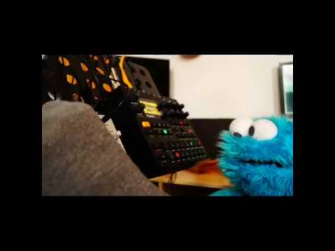 FinnBo - (Techno played live with Digitakt + Bass Volca)