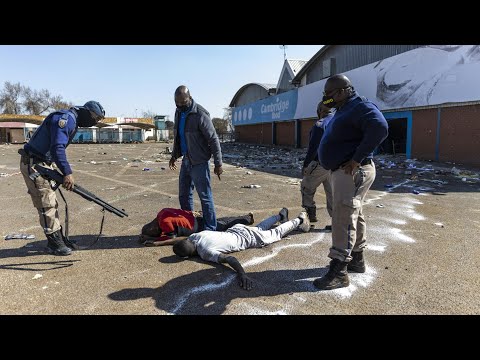 Gewalt und Plünderungen in Südafrika: Armee soll für Sicherheit sorgen | AFP