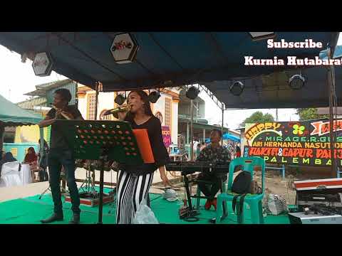 Live Tiga Sibolangit VS Ole Ole - Helmi Saragih