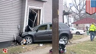 World's unluckiest homeowners? 11 cars crash into Indianapolis house in 30 years