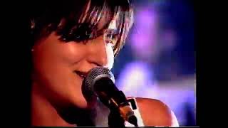 Elastica - Mad Dog (Live on TFI Friday, 2nd June 2000)