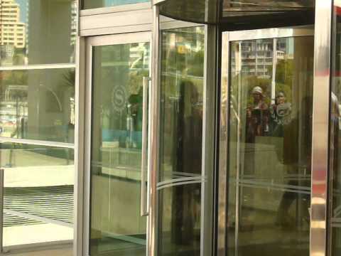 121103 Davichi saliendo del hotel sheraton miramar Chile