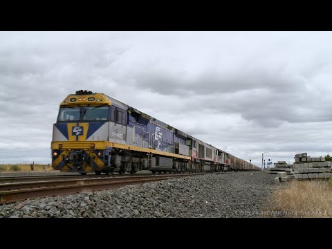 7PM9 SCT Boxcar & Containers Express Freight Train (23/12/2020) - PoathTV Australian Railways