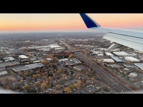 Minneapolis, Minnesota - Landing at Minneapolis-Saint Paul International Airport (2022)