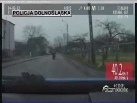 Pijany uciekał przed policją pod prąd na skuterze