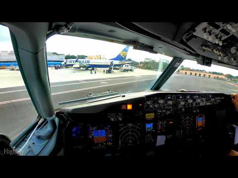 4K Boeing 737 - cockpit landing in Rome Ciampino