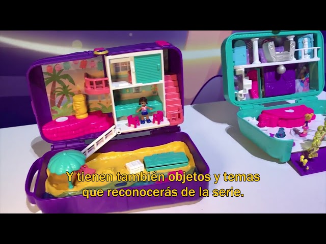 Vídeo relacionado con Polly Pocket Estuche Planeta Polly en el espacio exterior Conjunto de juego y muñeca, juguete de viaje con una muñequita, un cachorrito y accesorios temáticos, JCB18