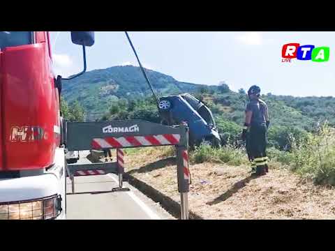 Siano, il video del recupero dell'auto dopo l'incidente mortale di ieri