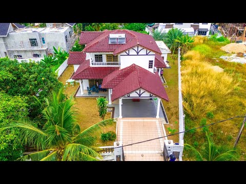 2 STOREY BUNGALOW HOUSE, SEKSYEN 9 SHAH ALAM . video