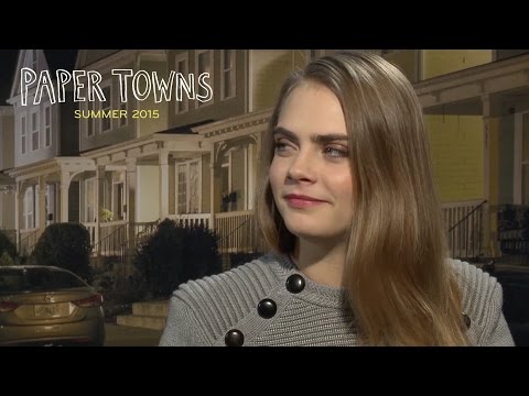 Paper Towns (Featurette 'Cara Delevingne & Nat Wolff Q&A')