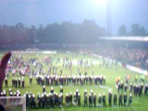 GKS Katowice - Legia 2004 r. (zamieszanie na murawie)