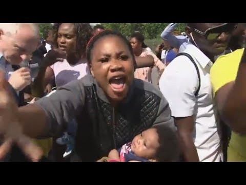 Bayern: Transitzentrum Manching vorgestellt - Kritik und Protest