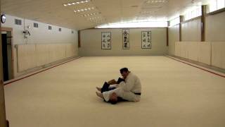 Breaking Opponent's Gripping Defense Against Juji Gatame