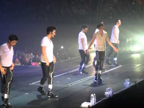 130302 [FANCAM] 2PM WTII Manila -- Give It To Me