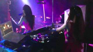 Download lagu Concrete Angel (Live PA Cover) - Putri Lana mp3 Download lagu Concrete Angel (Live PA Cover) - Putri Lana mp3