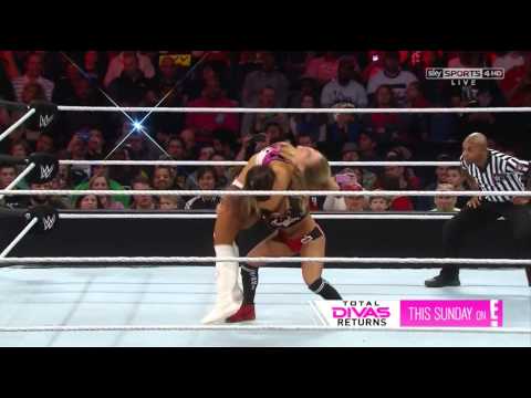 Raw 12/29/14 | Nikki Bella vs. Natalya