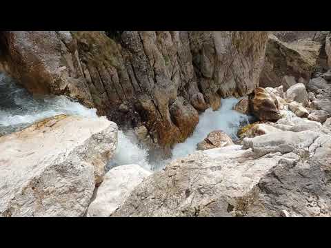 Cascada pe cheile Cheii