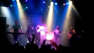 TANTO CON TAN POCO - BONGO BOTRAKO