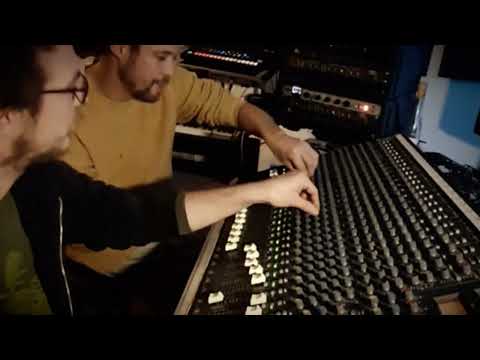 The Pigeons - Hands in our pockets (Dub remix by Metta Frequencies)