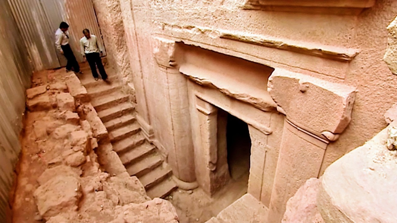 The Kingdom of the Nabataeans: Excavations of the Necropolis