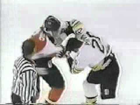94-09-14 Dan Kordic (Philadelphia Flyers) vs. Marc Potvin (Boston Bruins)
