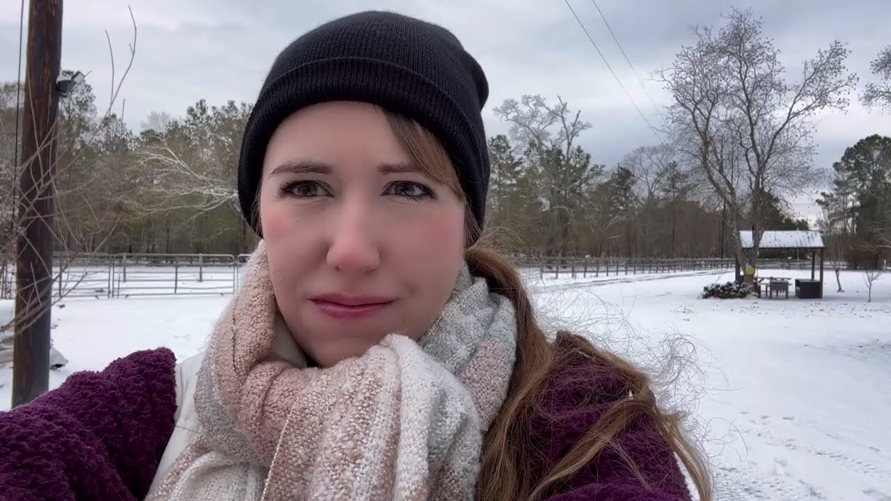 Historic 2025 Snowfall Near Houston – A Winter Wonderland on My Homestead!