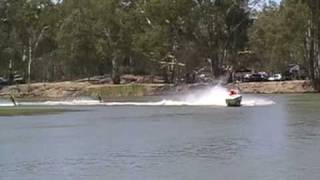 preview picture of video 'Ratsak at Robinvale 2009'
