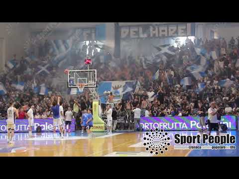 ⚪🔵 «Sempre ti seguirò e mai ti lascerò...»: coreografia e tifo Roseto vs Mestre, Playoff 2024-25