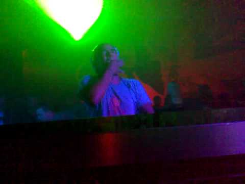 Erick Morillo Live @ Gatecrasher 12/4/09 chukie - let the bass kick