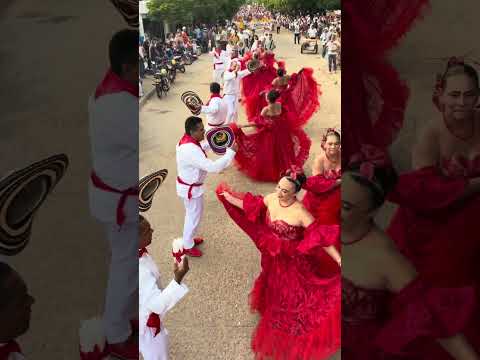 Desfile Folclórico. XV Encuentro Regional de Bandas de Viento. La Unión, Sucre.