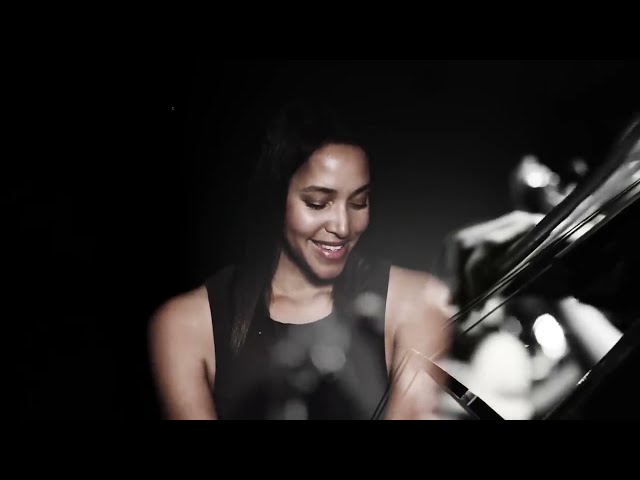 Video zu 'Liebes-Lied' ansehen