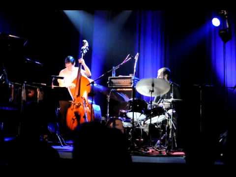 Dan Weiss Trio @ Fléda (JazzFestBrno 2011)