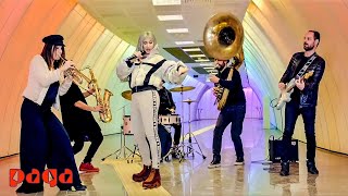 Gökçe - Hep Beraber Deliriyoruz