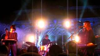 Sharon Van Etten at The Cathedral of Manchester "Break me"