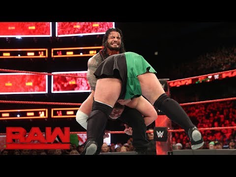 Roman Reigns vs. Samoa Joe - Intercontinental Championship Match: Raw, Dec. 25, 2017
