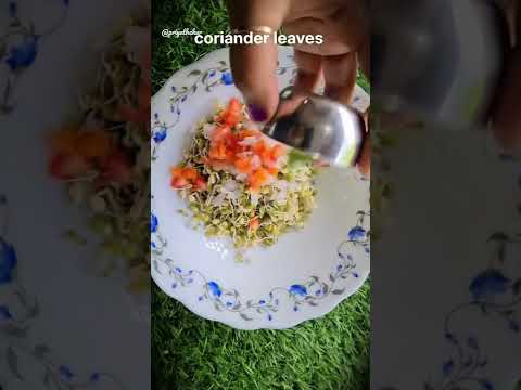 1 min healthy sprouts recipe. protein salad recipe. Moong sprouts salad. #shorts #moongsprouts.