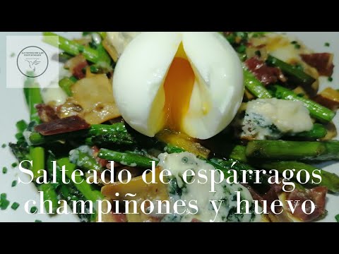 Salteado de espárragos con champiñones y huevo