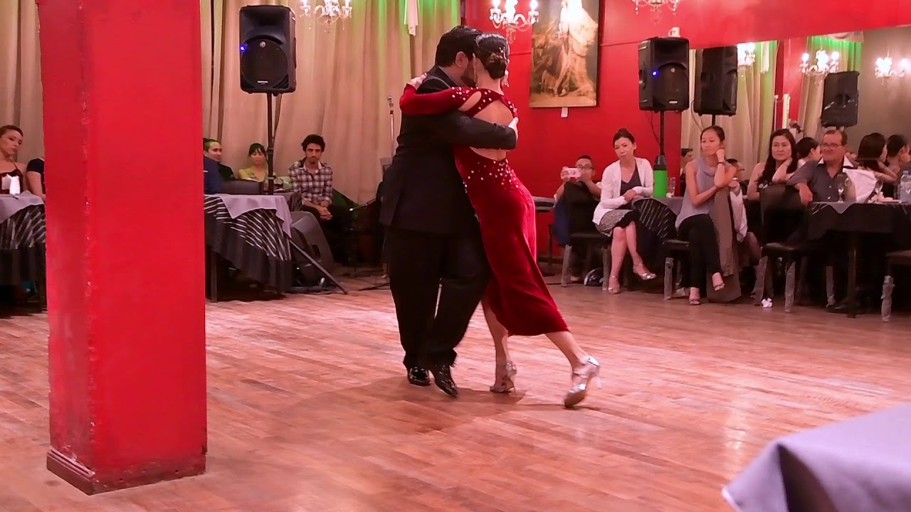 Natalia Hassan y Leonel Mendieta en Porteño y Bailarin- 1