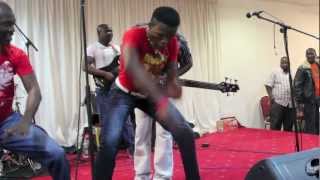 Download lagu ALICK MACHESO -'CHAUNGA CHESE' LIVE LONDON mp3
