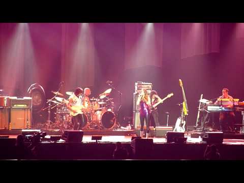 Jeff Beck  - There's No Other Me Feat. Joss Stone (Live @ The O2) 2010