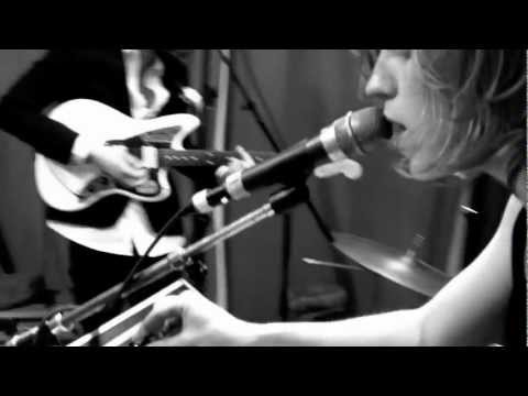 The Royal Concept - World On Fire (Live In The Basement)