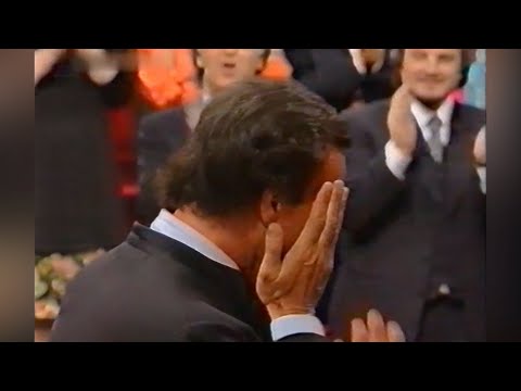 Julio Iglesias - Yira... Yira, y un gran aplauso al final